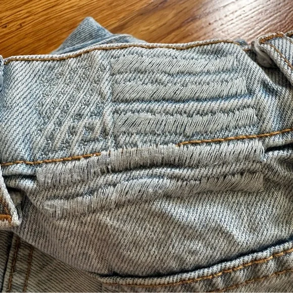 REVICE Denim Blue Ankle Cropped Jeans with Distressed Hem Size 26 Made in USA - Picture 13 of 16